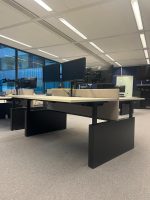 Drentea – Adjustable duo-desk with crank, cable management, power socket, monitor, monitor support and divider – 180x90xH62-86 cm, ST04451 - Image 16