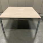 Conference table - 140x140xH75 cm, ST0208