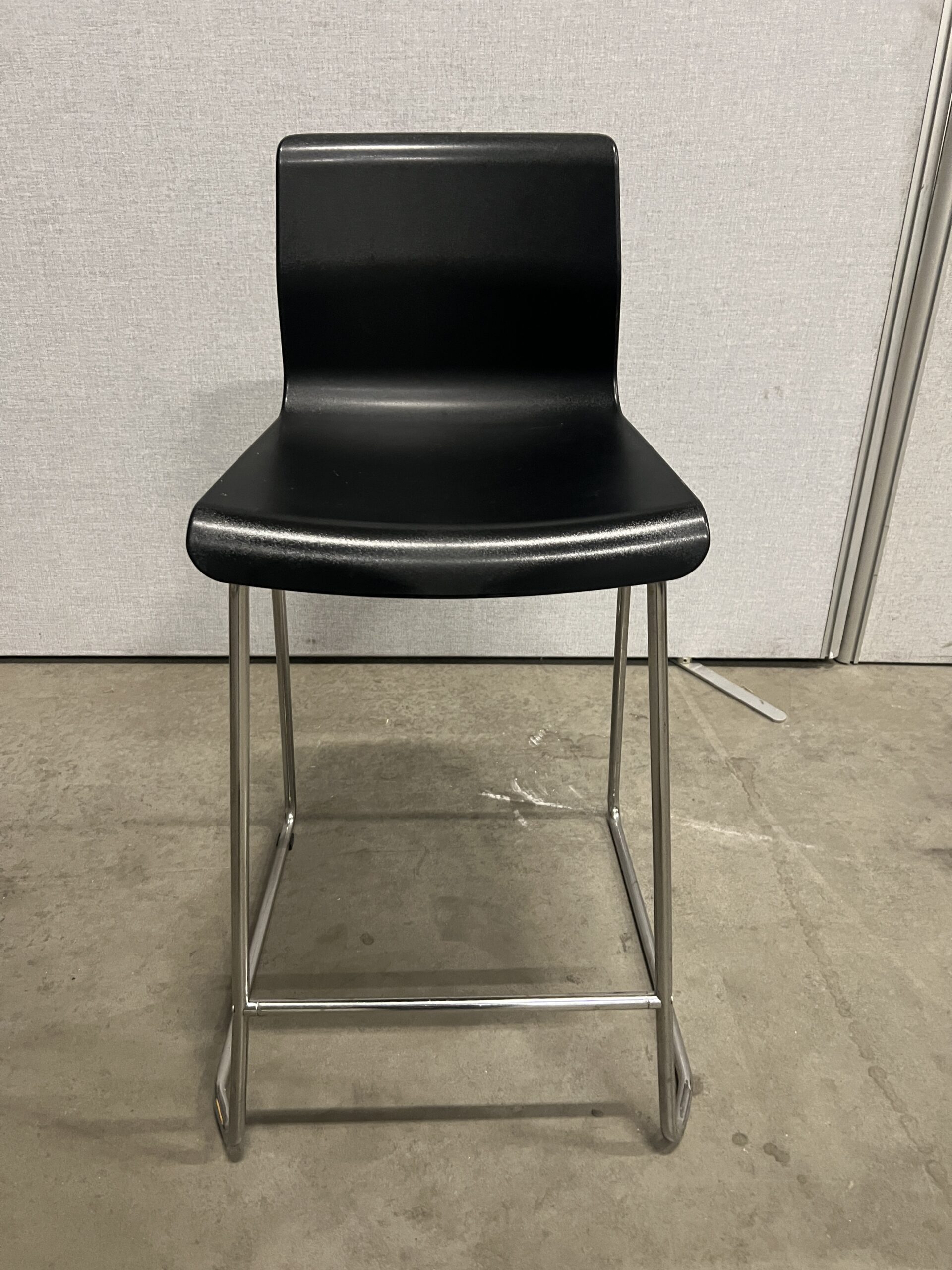 Scaun de bar plastic negru 37x40xH65-90cm , 4 bucati, 50 euro toate SET - 4x Bar chairs, ST04513 - Image 1