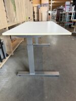 Sedus - Adjustable desk with crank and cable management – 160x80xH70-89 cm, ST04604 - Image 3