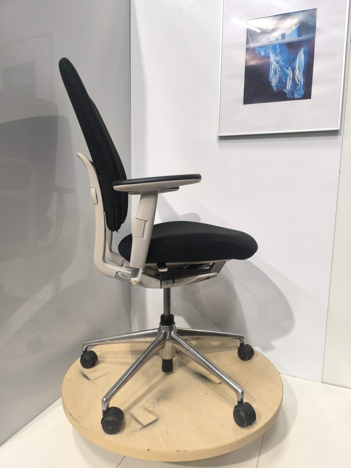 Vitra Oson – Ergonomic chair, ST04580 - Image 3