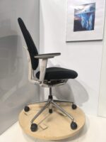 Vitra Oson – Ergonomic chair, ST04580 - Image 3