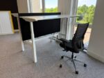 SET - Electric sit-stand duo-desk – 160x80xH64-129 cm with cable management, divider ( black ) and 2x Euroseats Curv Deluxe Ergonomic chair , ST04715 - Image 15