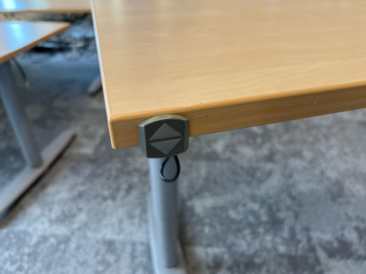 Kinnarps – Electric sit-sit desk with cable management – 160x80xH62-85 cm, ST04679 - Image 14