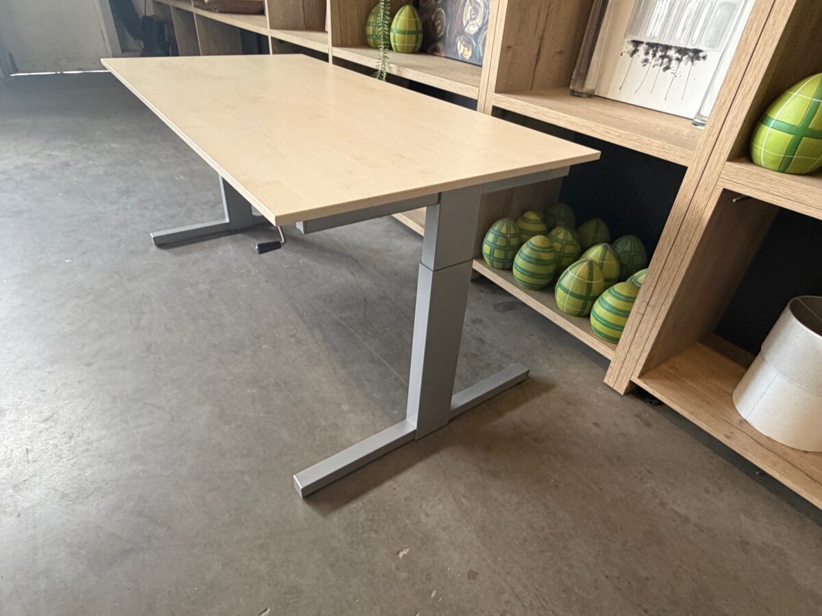 Adjustable desk with crank and cable management – 160x80xH64-86 cm, ST04660 - Image 3