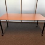 Ahrend 500 - Adjustable desk on wheels with screw – 180x90xH62-86 cm, ST04676