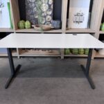 Ahrend - Adjustable desk with crank + cable tray + wireless charger - 160x80xH62-88.5 cm, ST04869