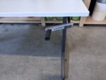 Ahrend - Adjustable desk with crank + cable tray + wireless charger - 160x80xH62-88.5 cm, ST04869 - Image 8