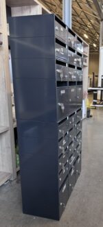 Metal mail sorting cabinet – 27 compartments - 88.5×38.5×179–181.5 cm, ST04838 - Image 2